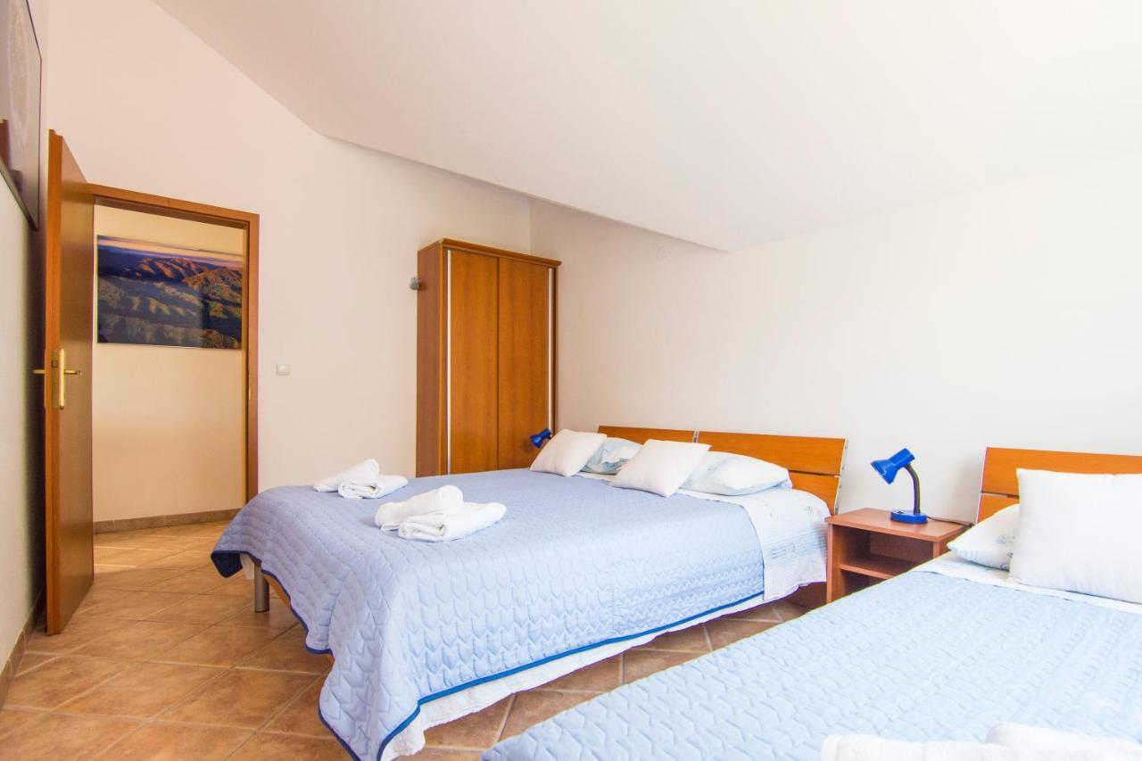 Villa Tereza Splitska Dış mekan fotoğraf