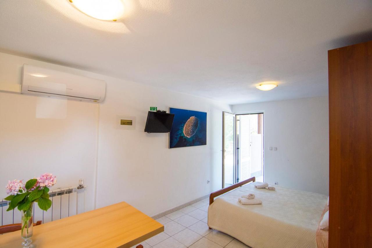 Villa Tereza Splitska Dış mekan fotoğraf
