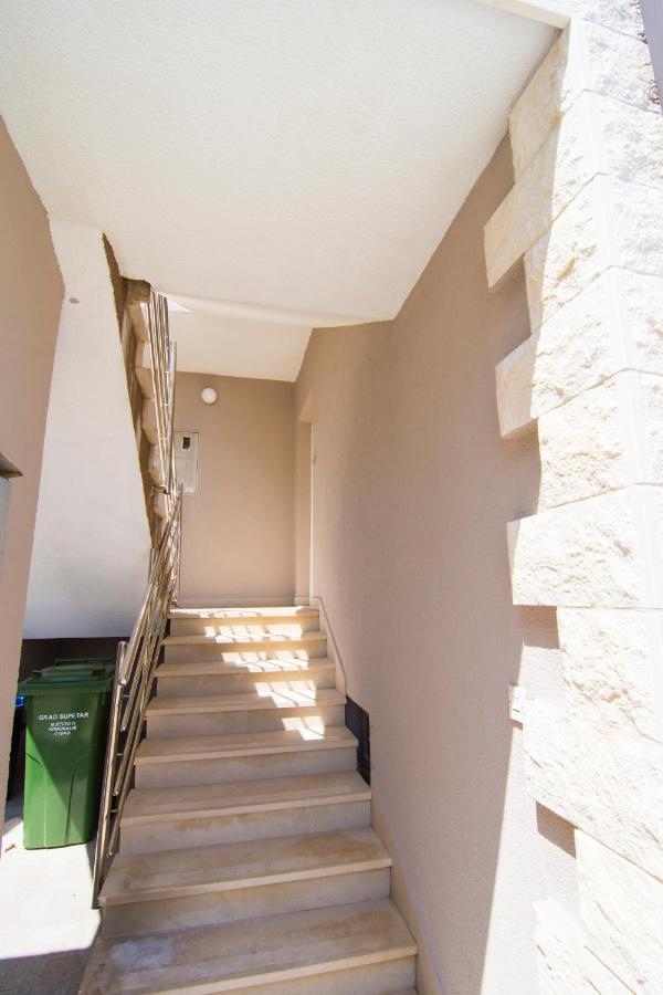 Villa Tereza Splitska Dış mekan fotoğraf