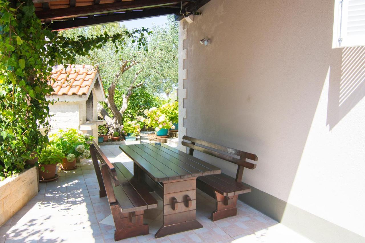 Villa Tereza Splitska Dış mekan fotoğraf